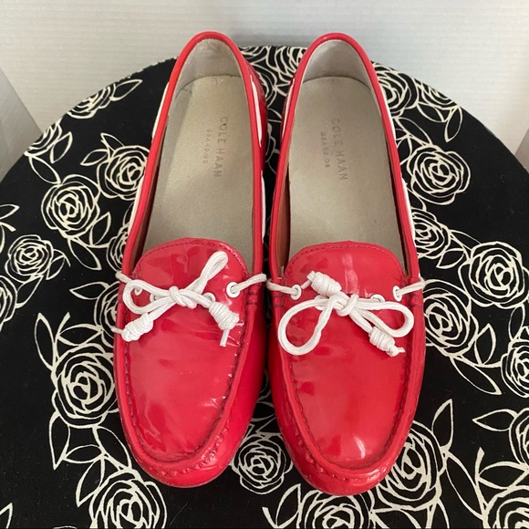 COLE HAAN WOMEN’S GRANT PATENT ESCAPE MOCCASINS - Picture 3 of 12